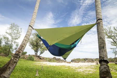 How to choose hammock camping tarp