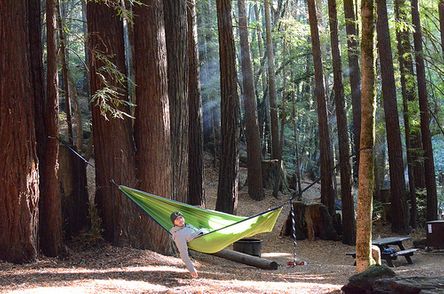 Budget lightweight backpacking hammock for hanging out