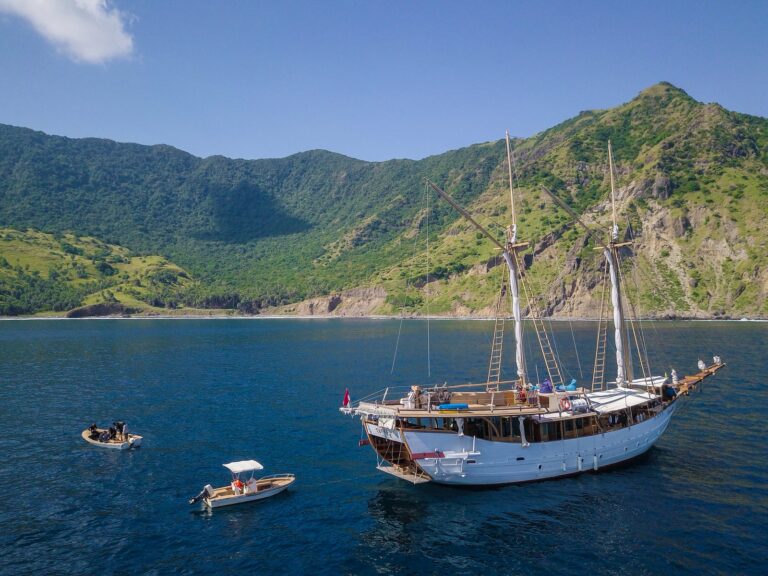 Komodo liveaboard